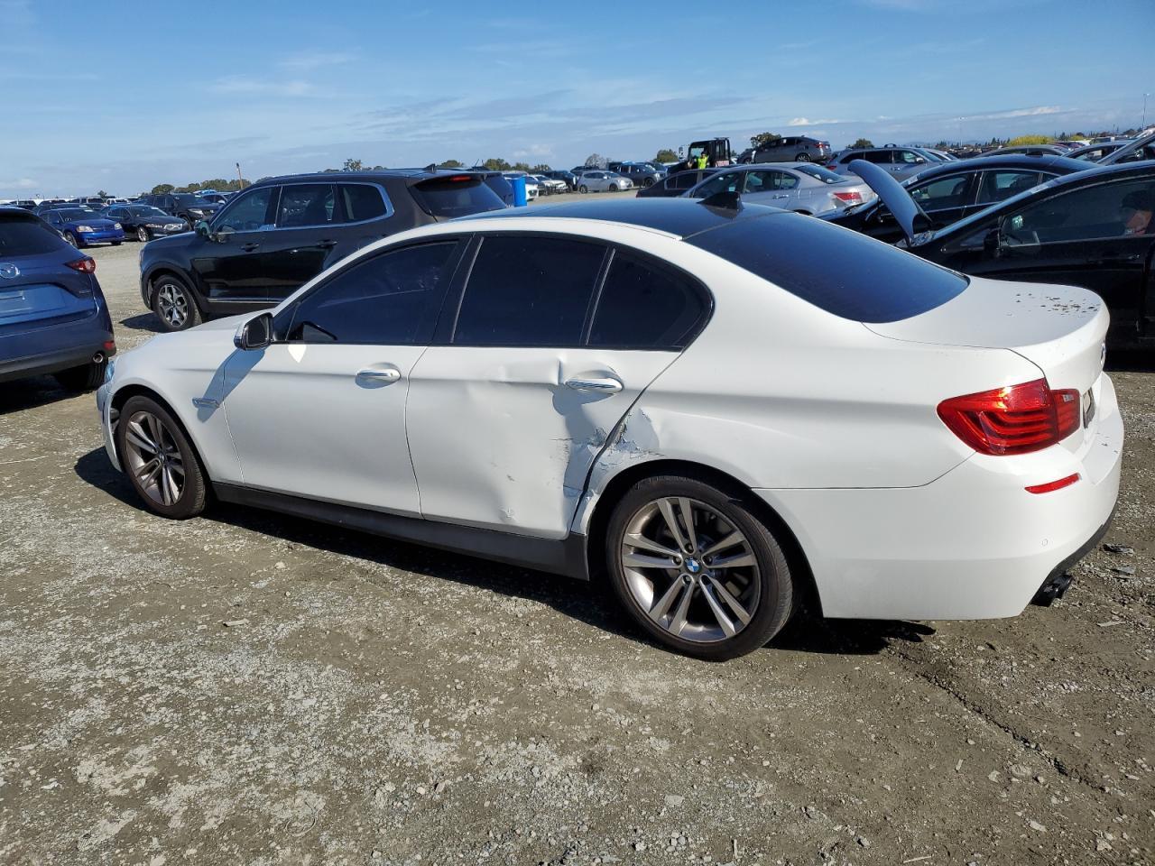 2016 BMW 528 I - Фото 2