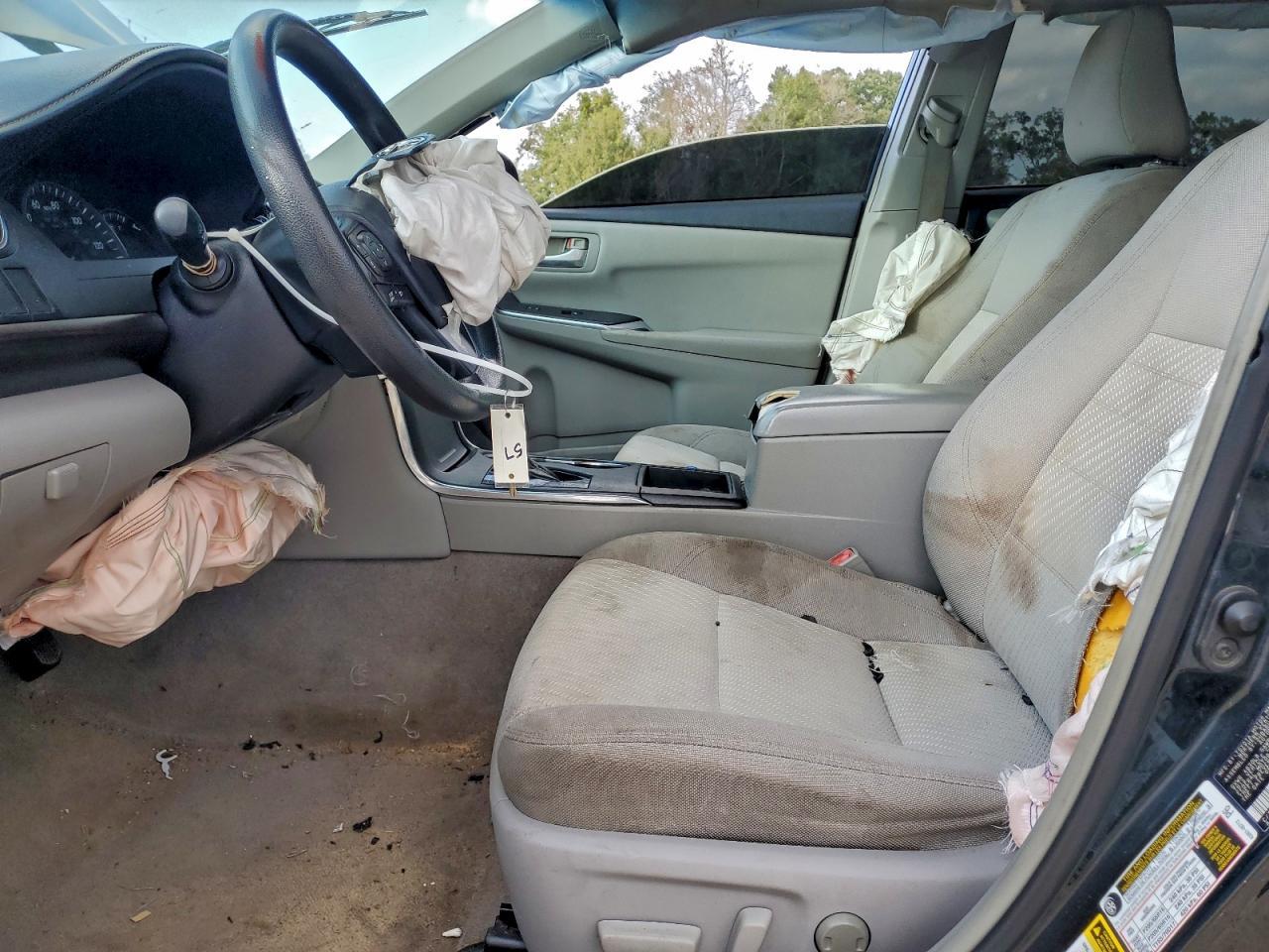 2015 Toyota Camry Le - Image 7