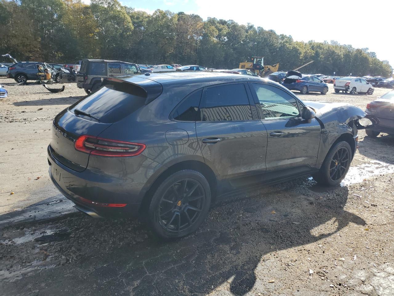 2018 Porsche Macan - Image 3