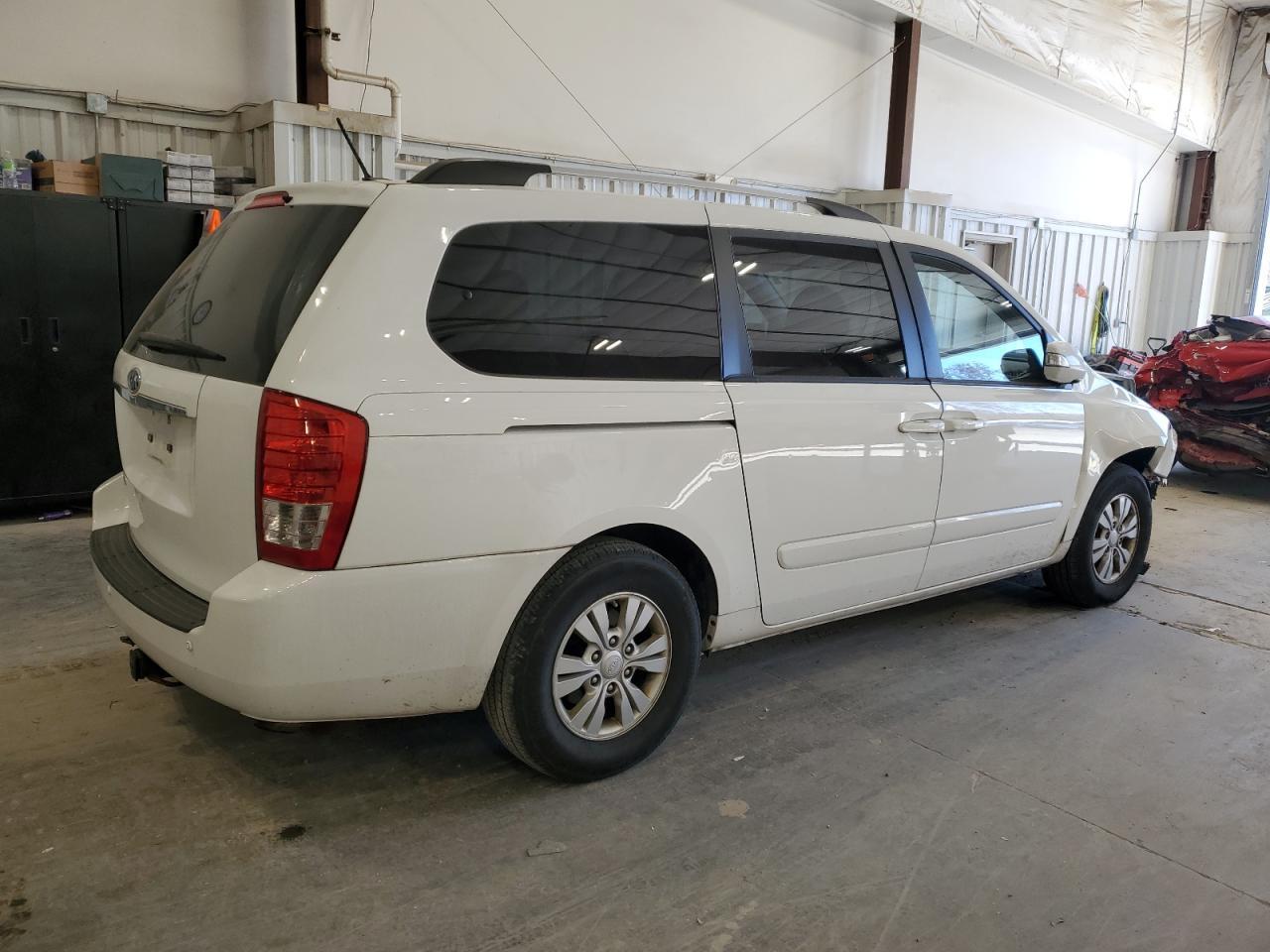 2012 Kia Sedona Lx - Фото 3