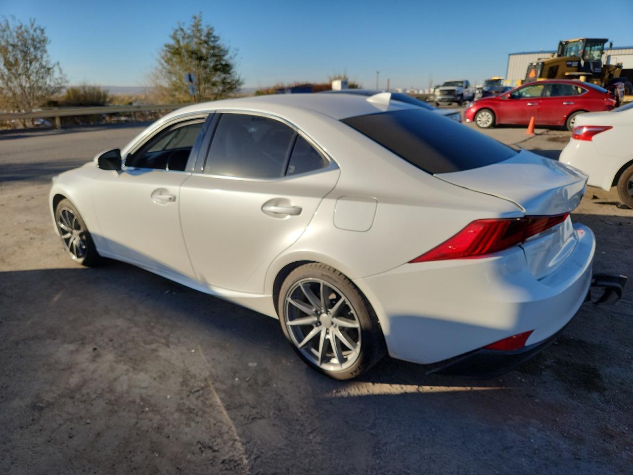 2017 Lexus Is 200T - Фото 2