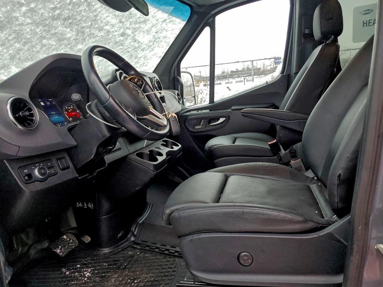 2021 Mercedes-Benz Sprinter 2500 - Фото 7