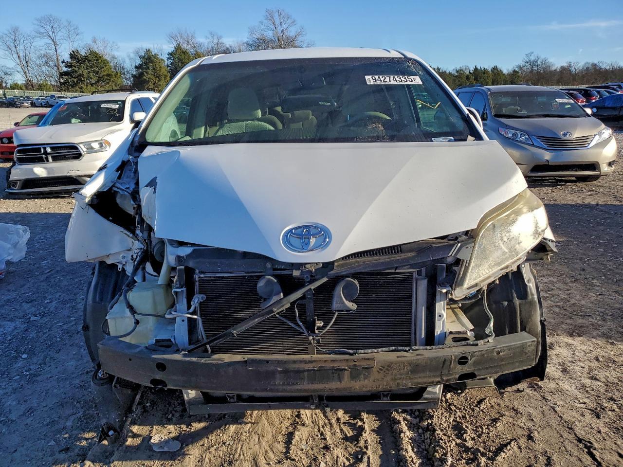 2011 Toyota Sienna Le - Image 5