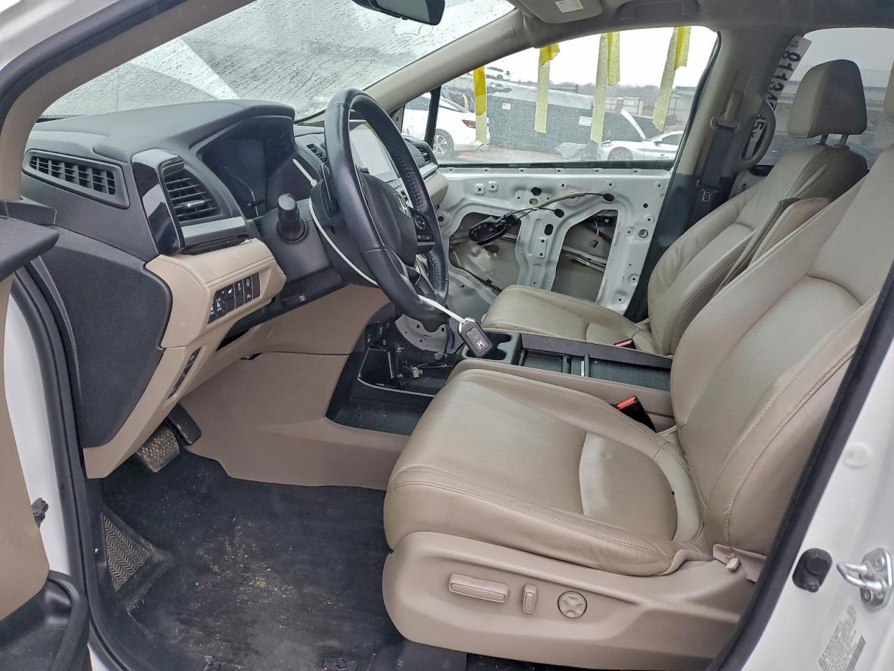 2022 Honda Odyssey Touring - Фото 7