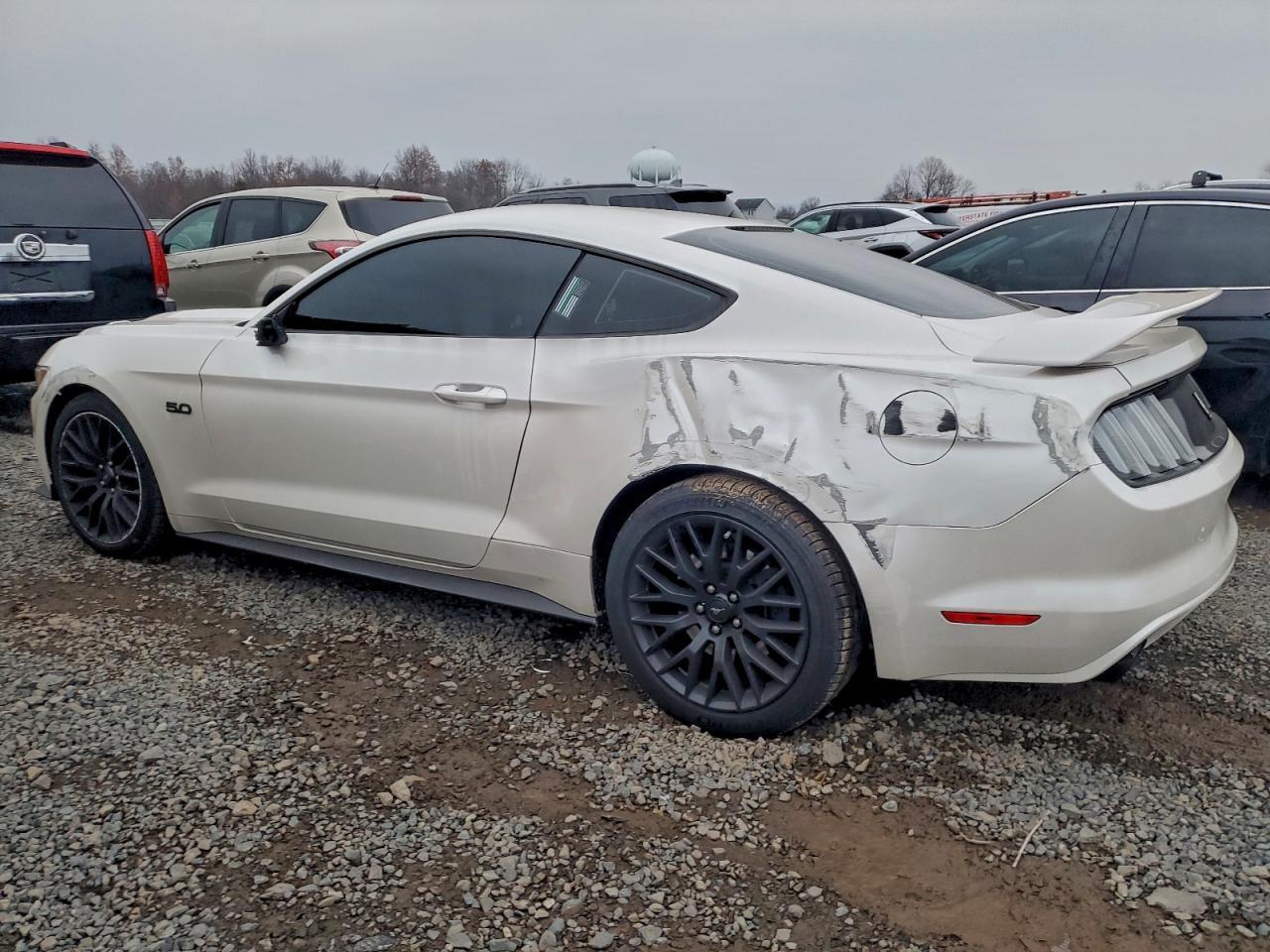 2017 Ford Mustang Gt - Фото 2