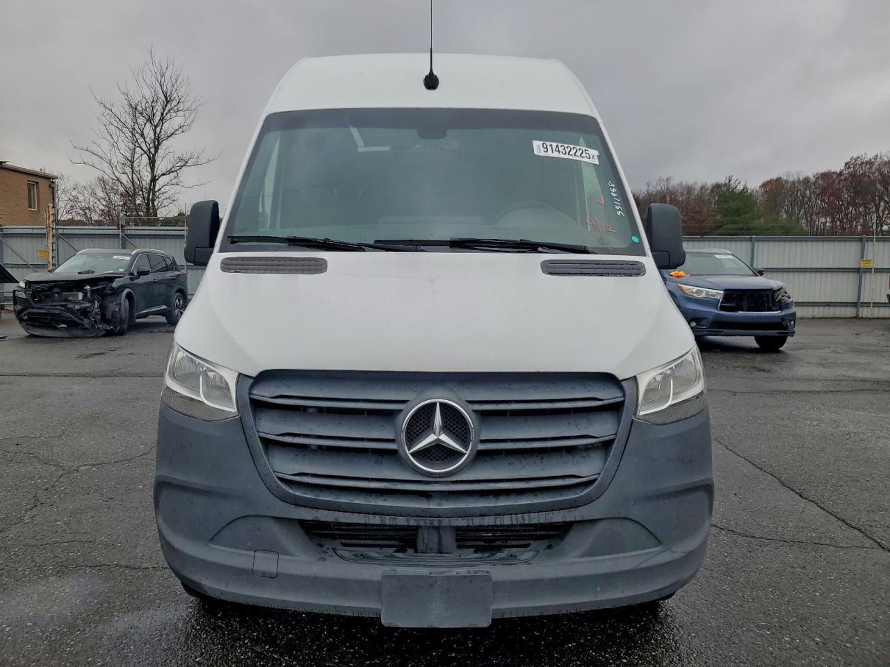 2022 Mercedes Benz Sprinter 2500 Delivery Van - Image 5