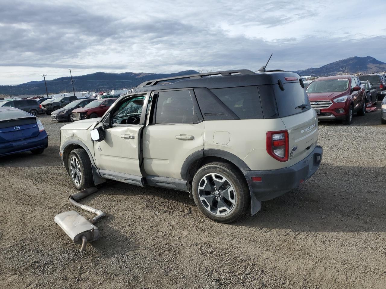 2024 Ford Bronco Sport Outer Banks - Image 2