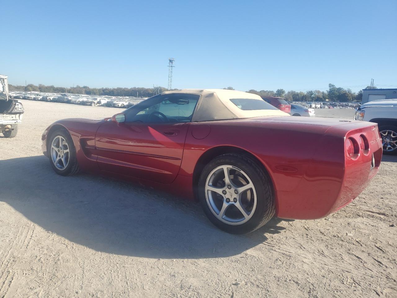 2000 Chev Corvette - Фото 2
