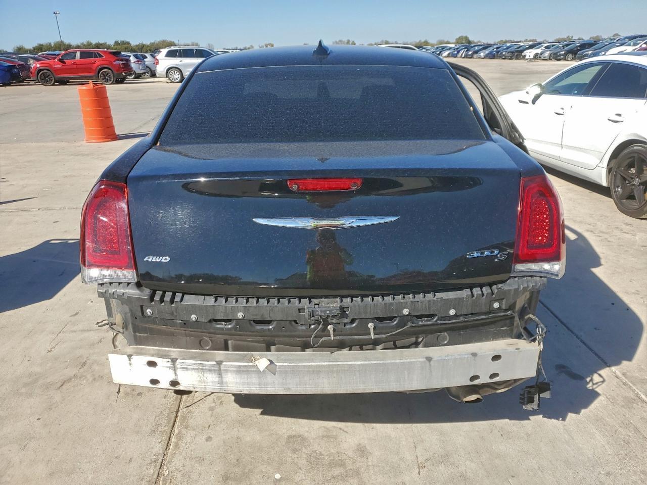 2020 Chrysler 300 S - Фото 6