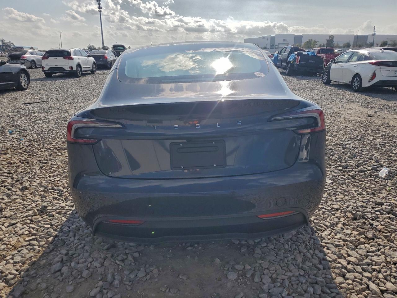 2025 Tesla Model 3 - Image 6