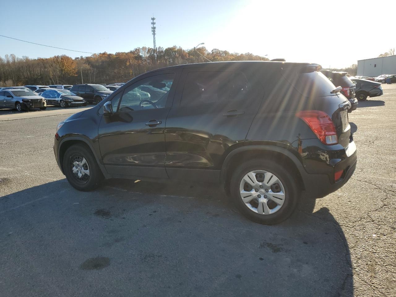 2017 Chevrolet Trax Ls - Image 2