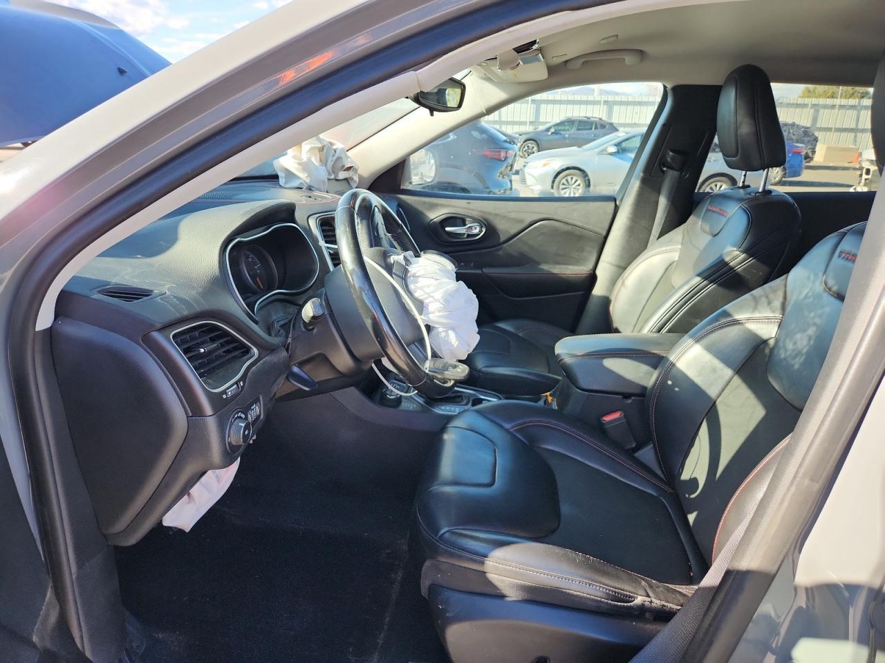 2019 Jeep Cherokee Trailhawk - Image 7