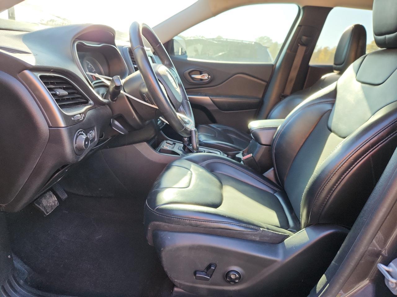 2019 Jeep Cherokee Latitude Plus - Фото 7