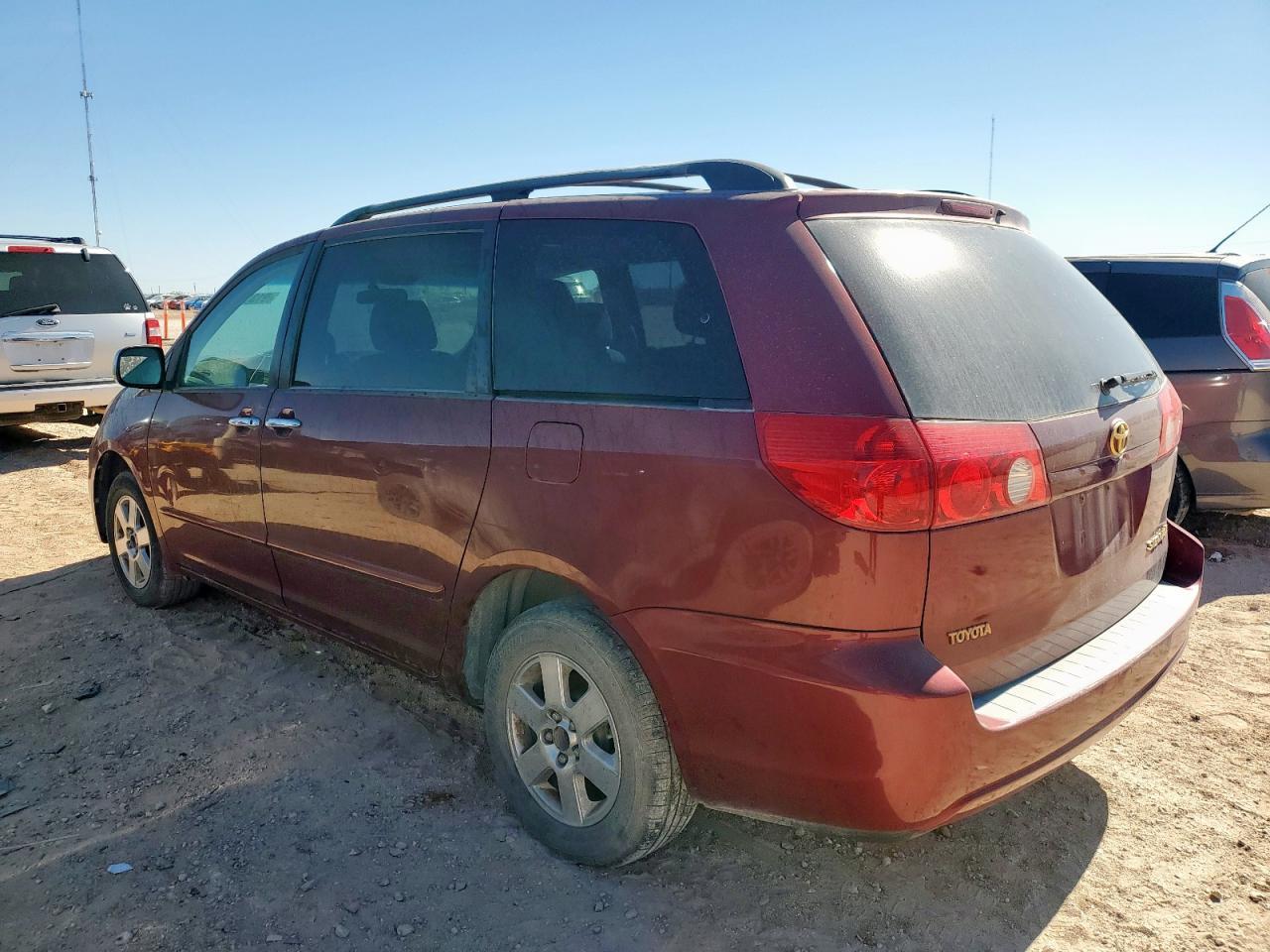 2006 Toyota Sienna - Фото 2