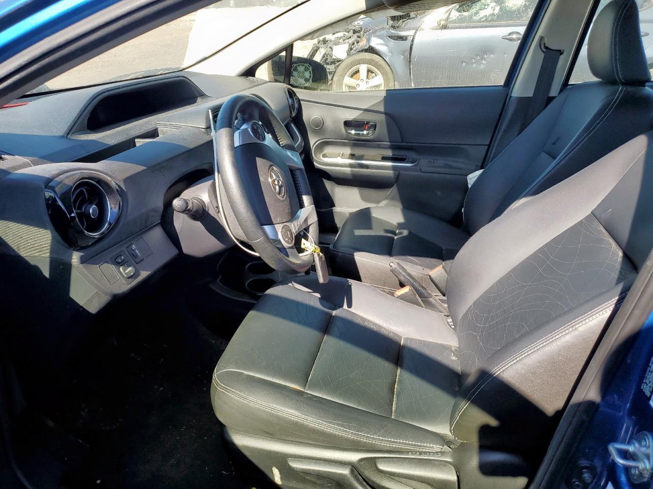 2015 Toyota Prius C - Image 7