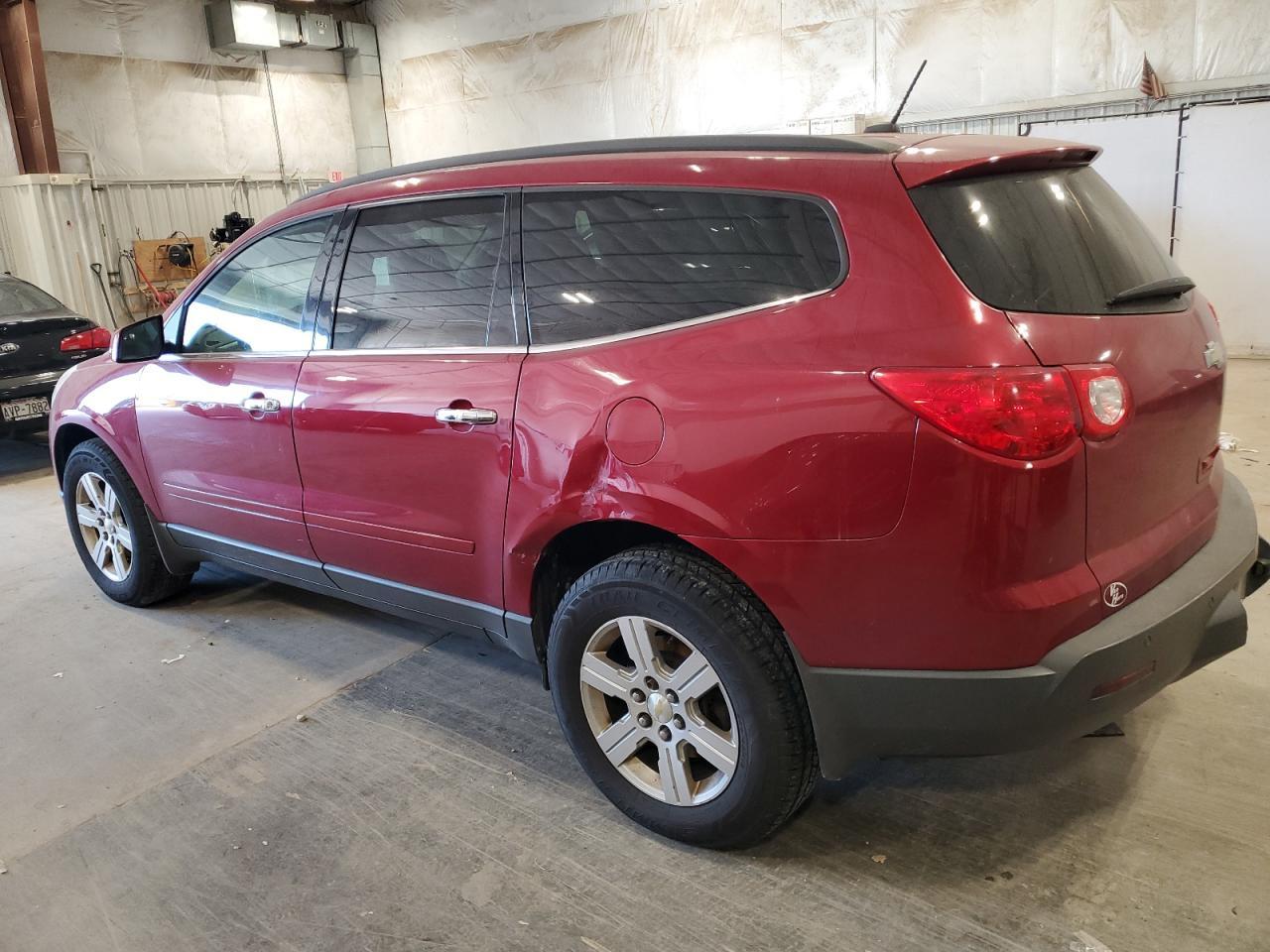 2012 Chevrolet Traverse 4D L - Фото 2