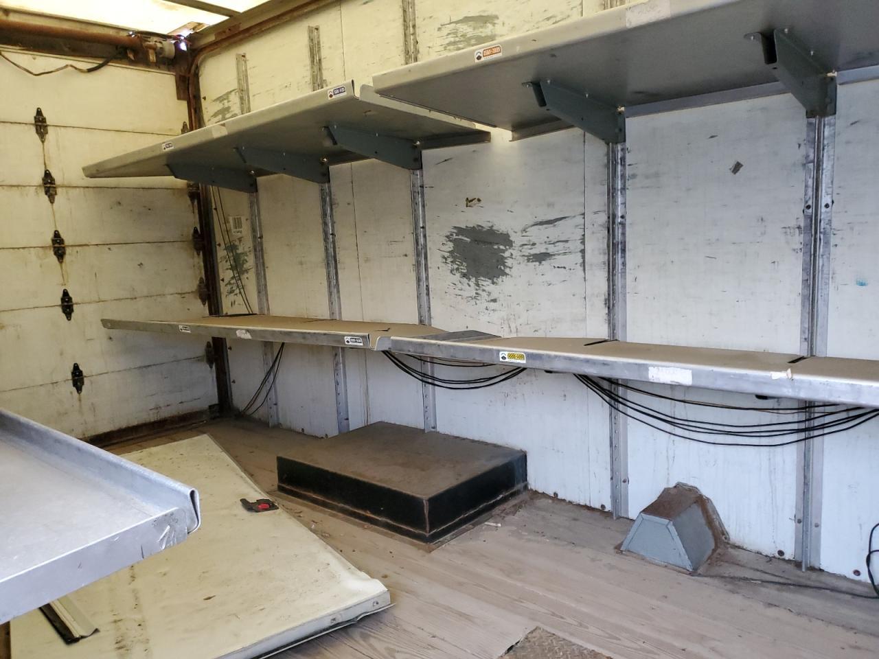 2018 Chevrolet Express Delivery Truck - Image 6