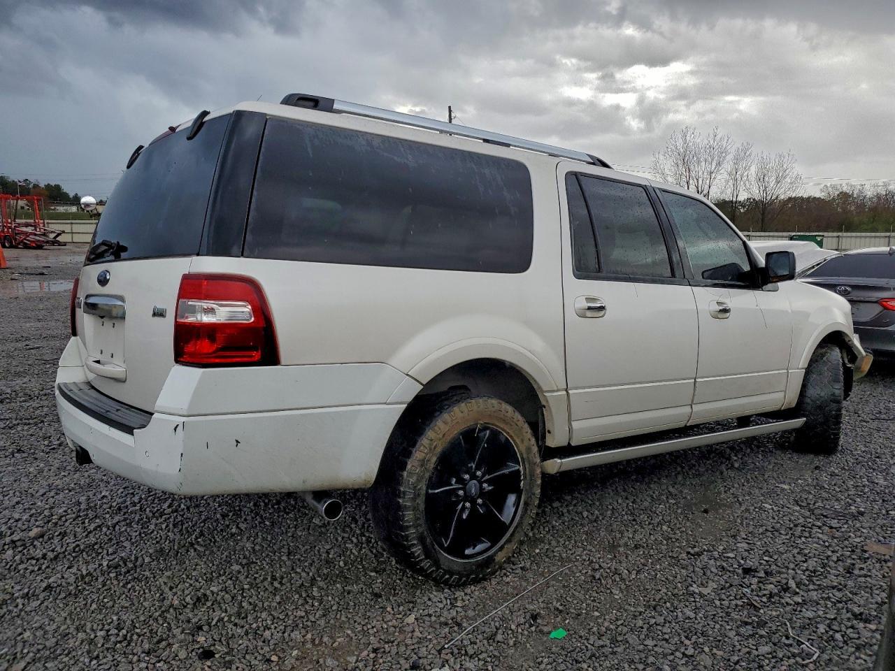 2010 Ford Expedition El Limited - Image 3