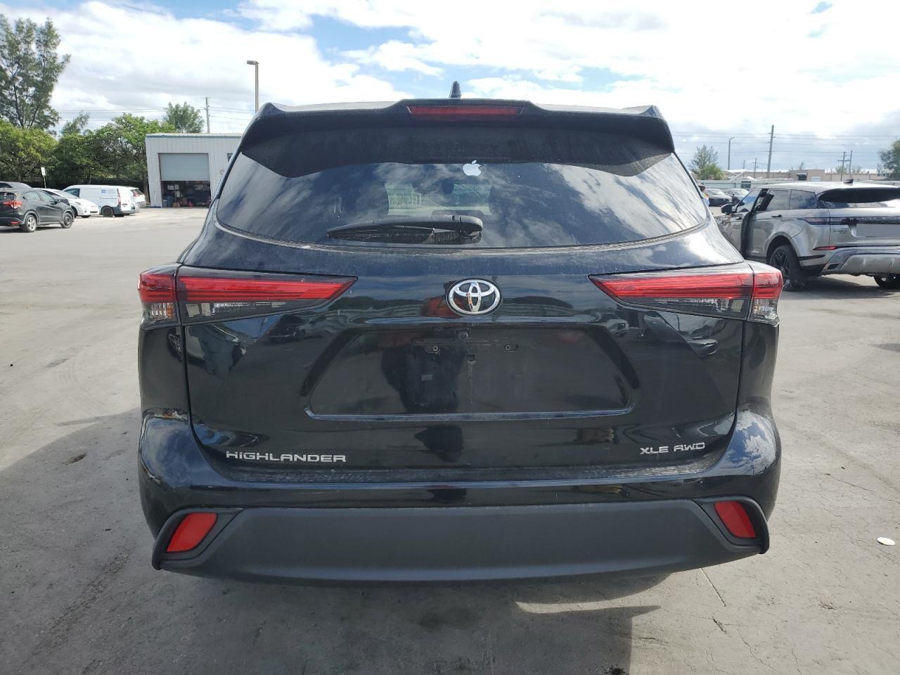 2022 Toyota Highlander Xle - Image 6