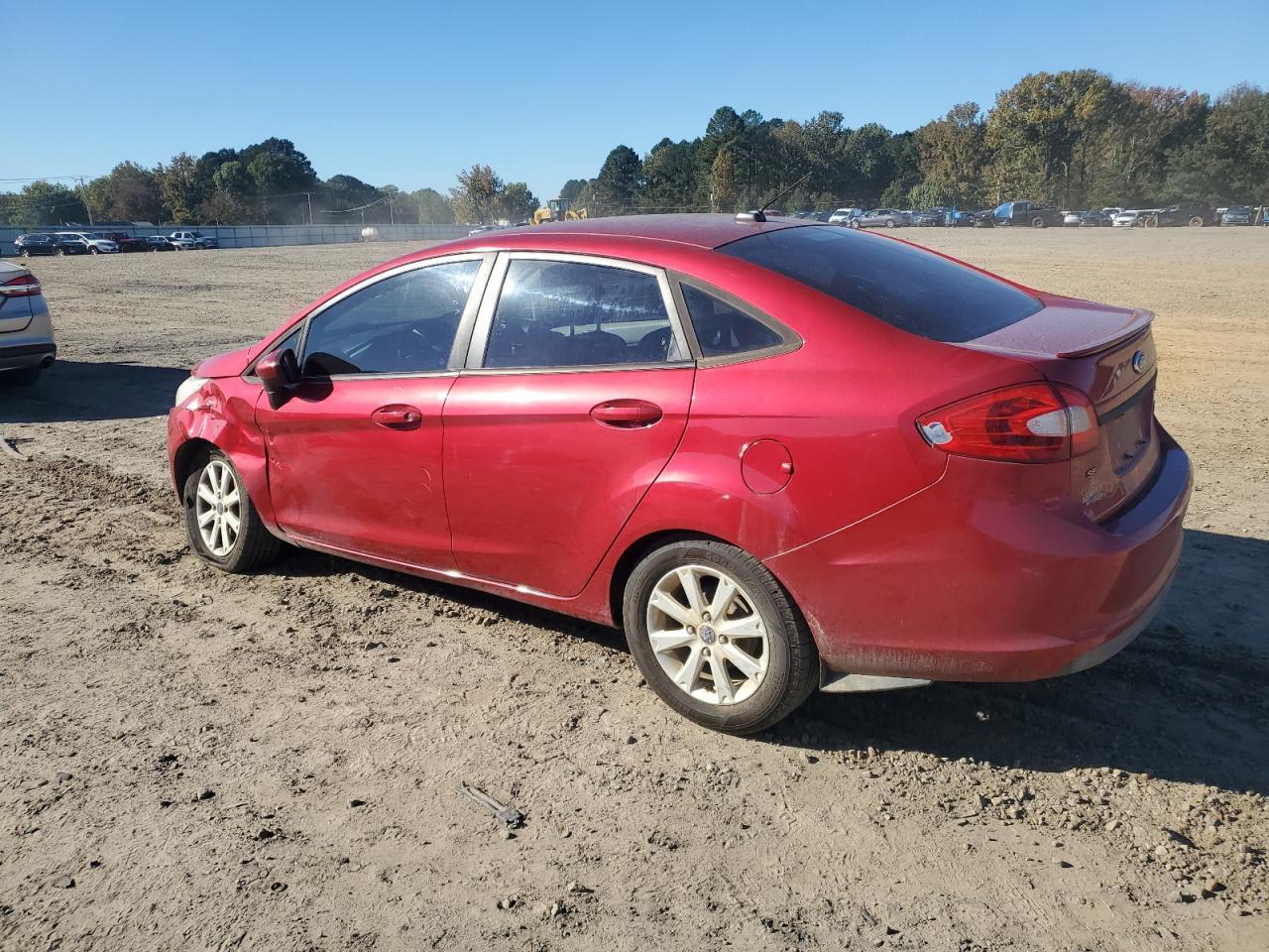 2011 Ford Fiesta Se - Image 2