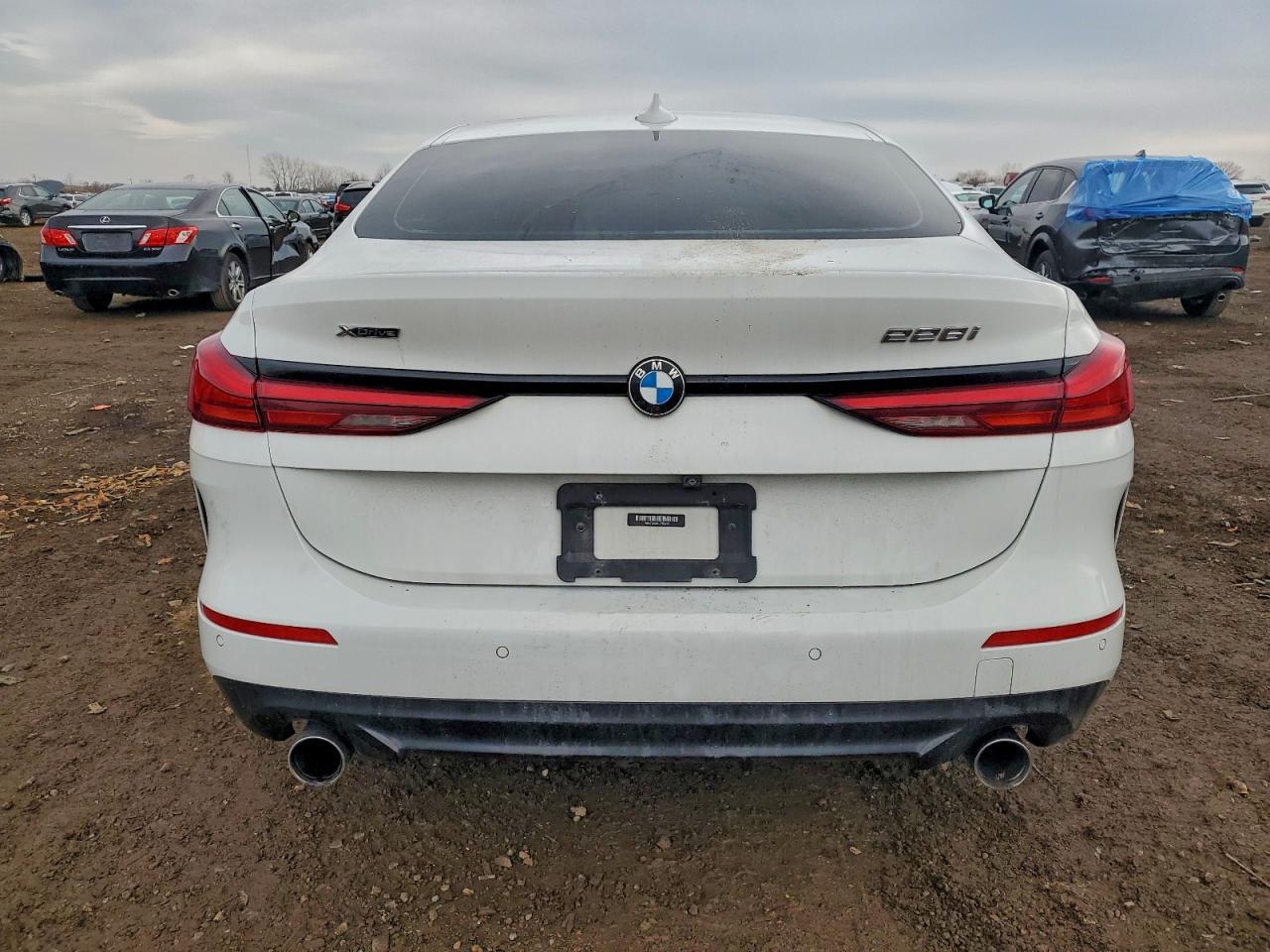 2020 BMW 228Xi - Фото 6