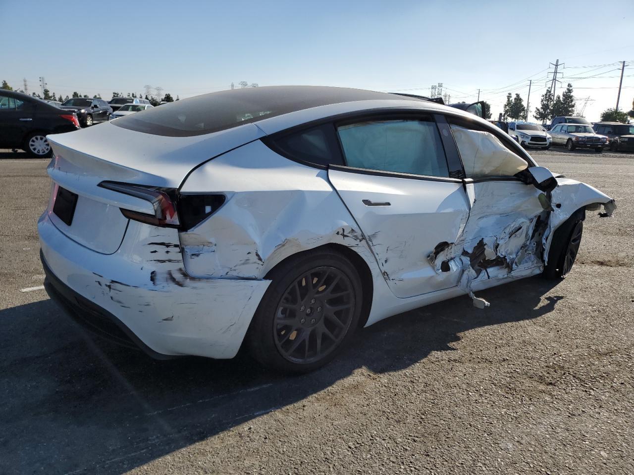 2025 Tesla Model 3 - Image 3