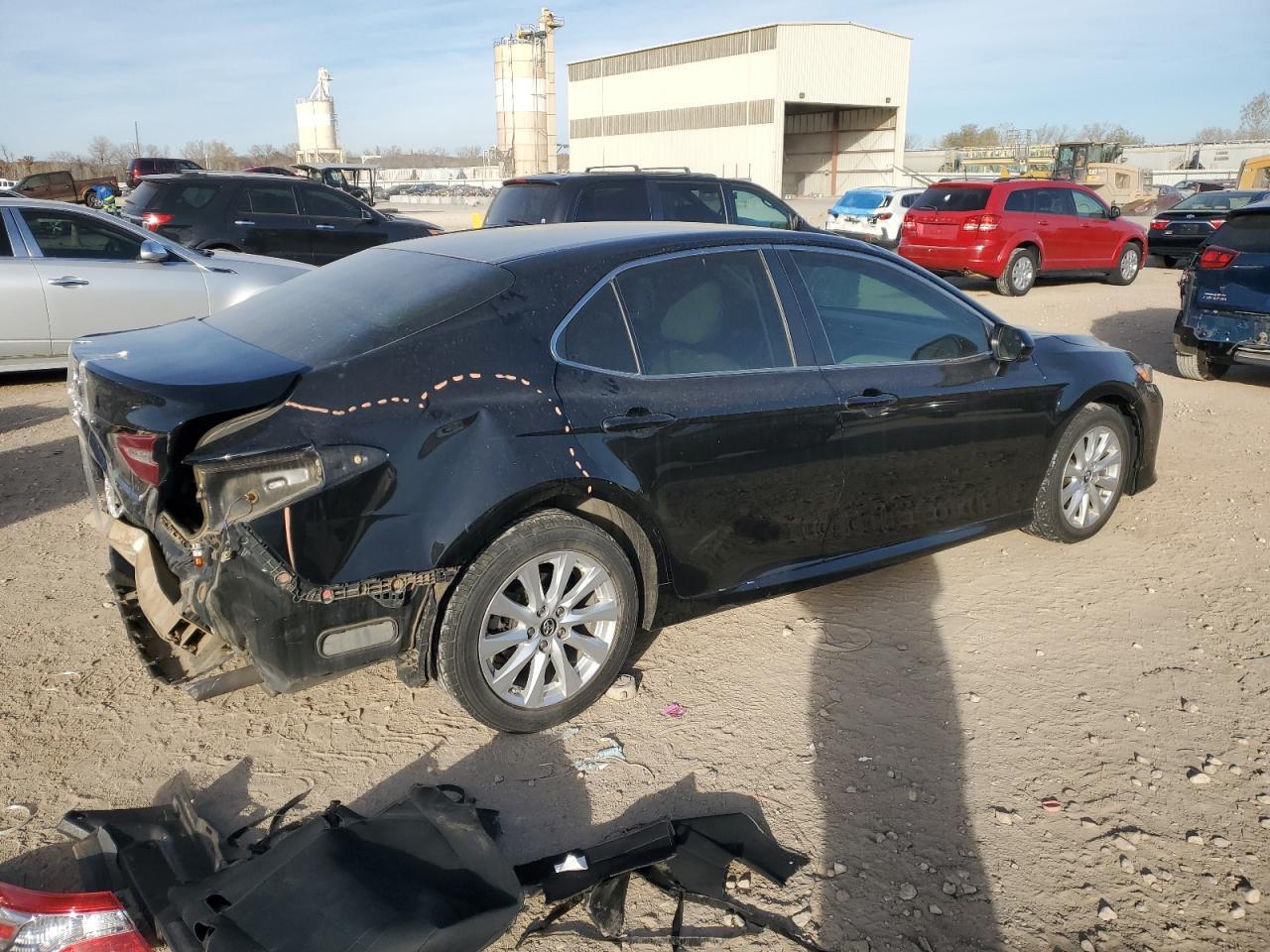 2018 Toyota Camry L - Фото 3