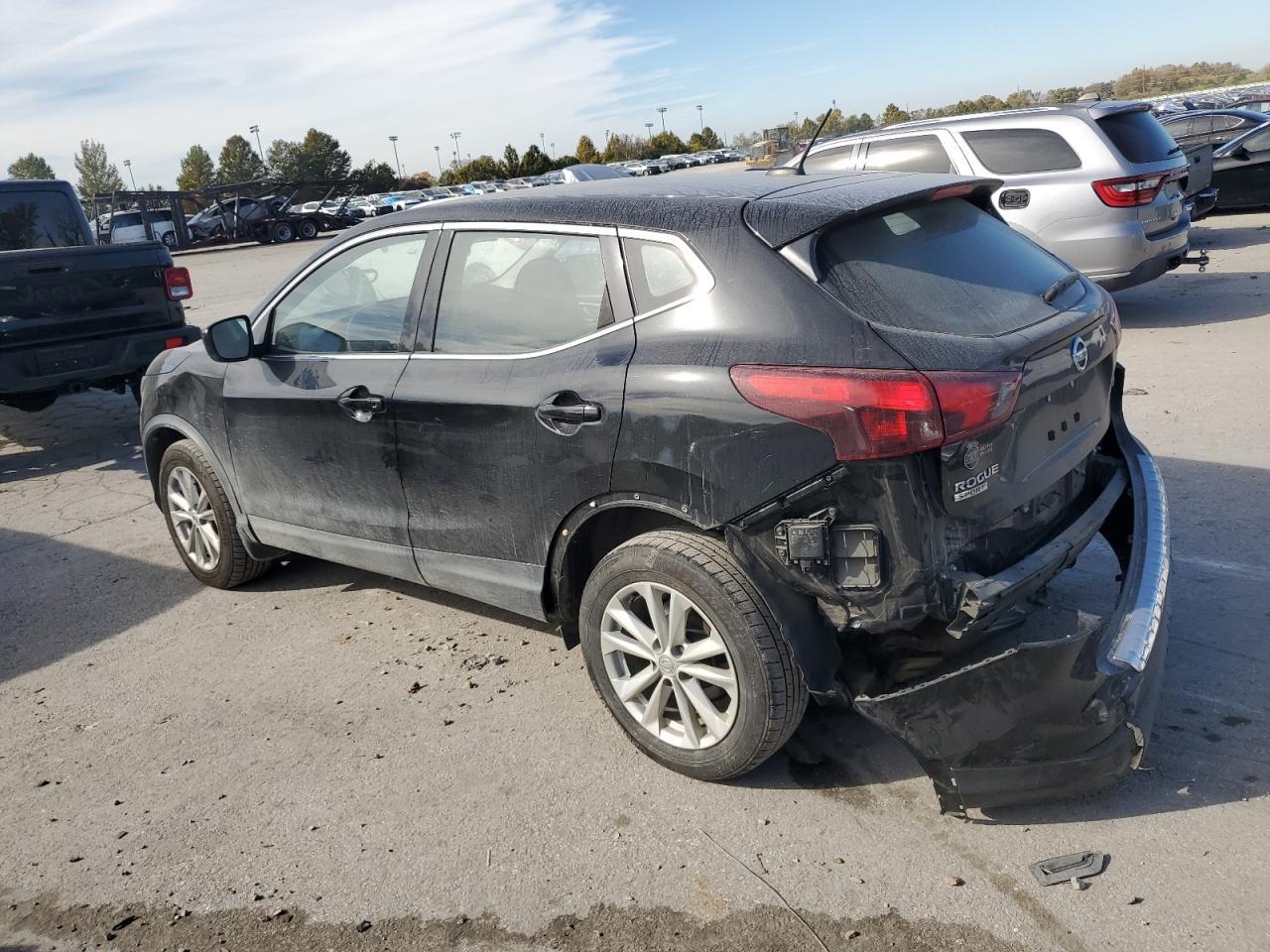 2018 Nissan Rogue Sport S - Фото 2