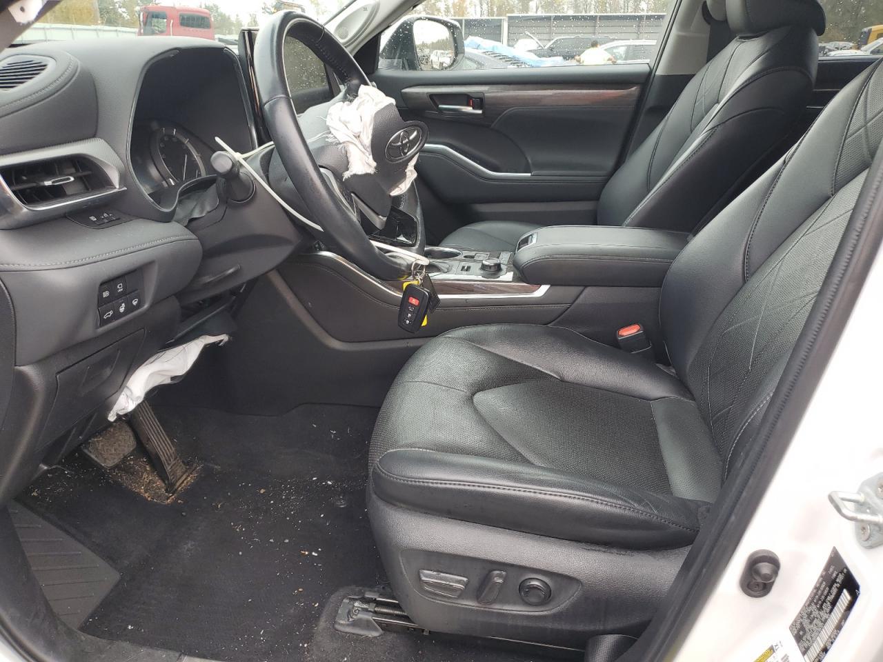 2022 Toyota Highlander Platinum - Image 7