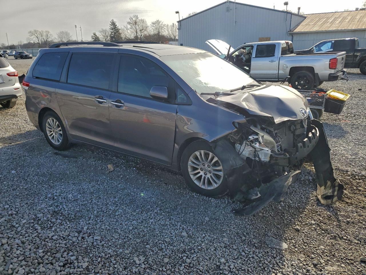 2011 Toyota Sienna Xle - Фото 4