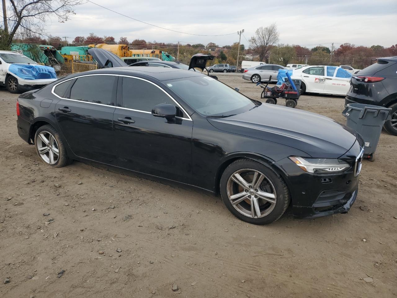 2018 Volvo S90 T5 Momentum - Image 4