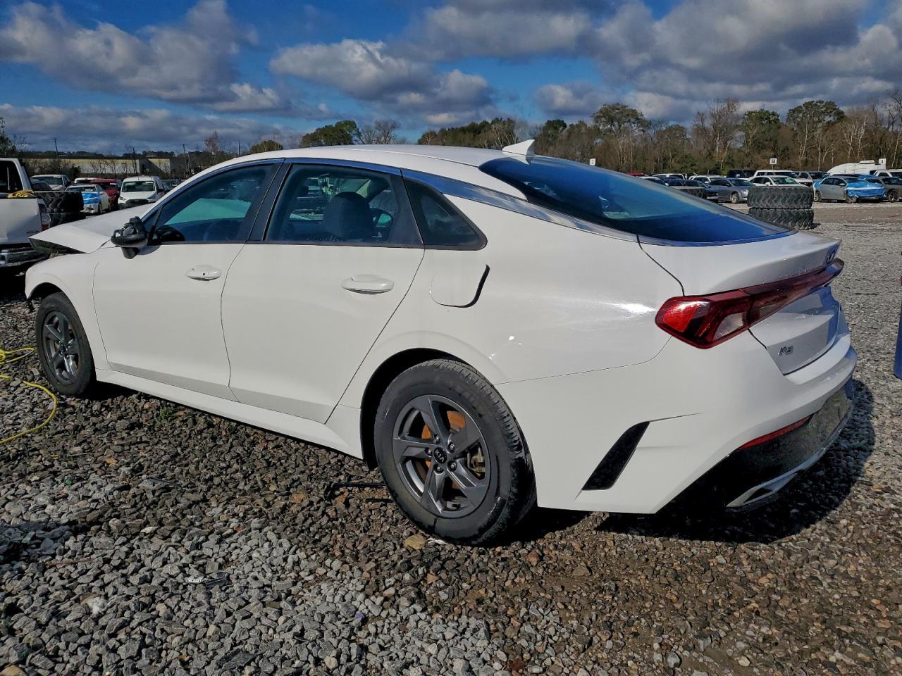 2021 Kia K5 Lxs - Image 2