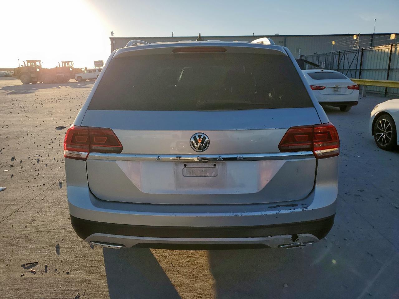 2018 Volkswagen Atlas S - Image 6