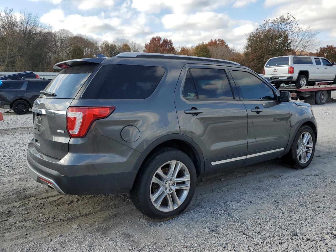 2016 Ford Explorer Xlt - Image 3