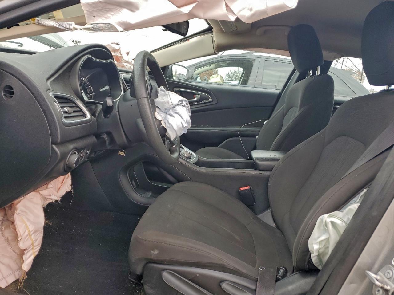 2015 Chrysler 200 Limited - Фото 7