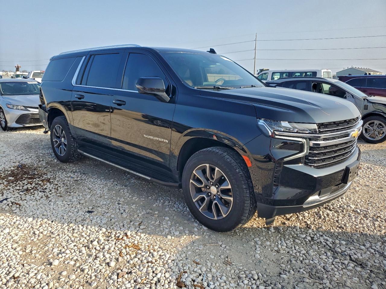 2023 Chevrolet Suburban C1500 Lt - Image 4