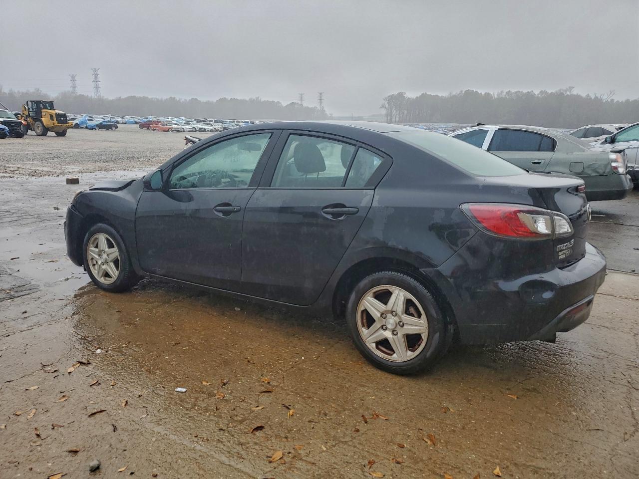 2011 Mazda 3 I - Image 2