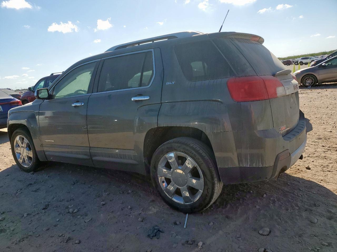 2012 GMC Terrain Slt - Image 2