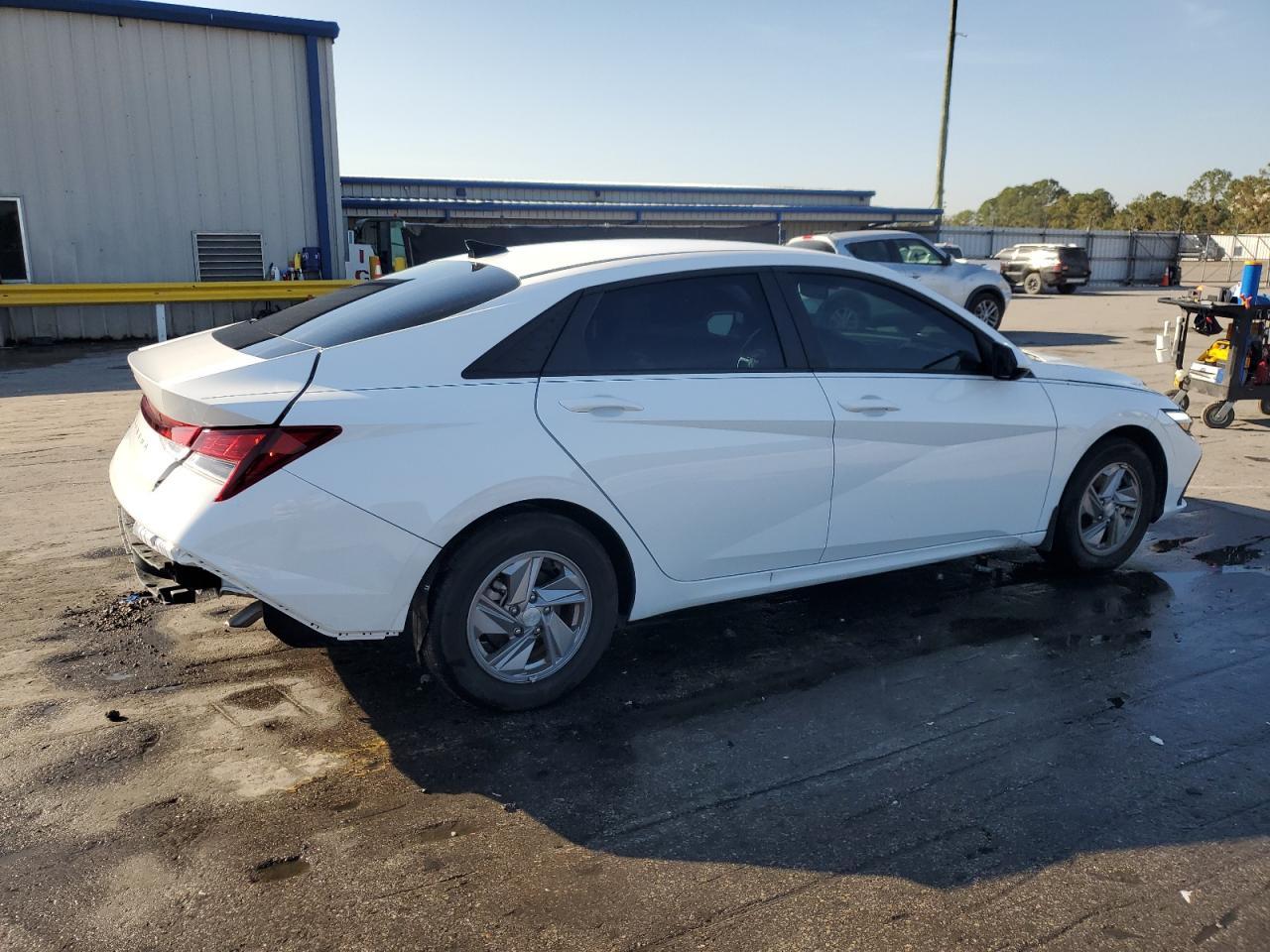 2025 Hyundai Elantra Se - Фото 3