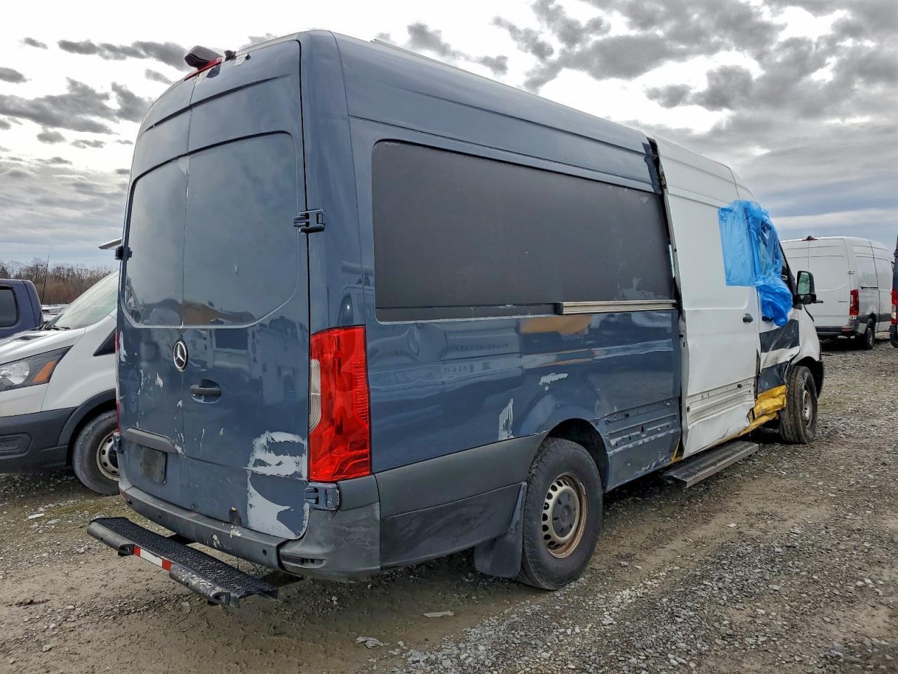 2019 Mercedes Benz Sprinter Delivery Van - Фото 3