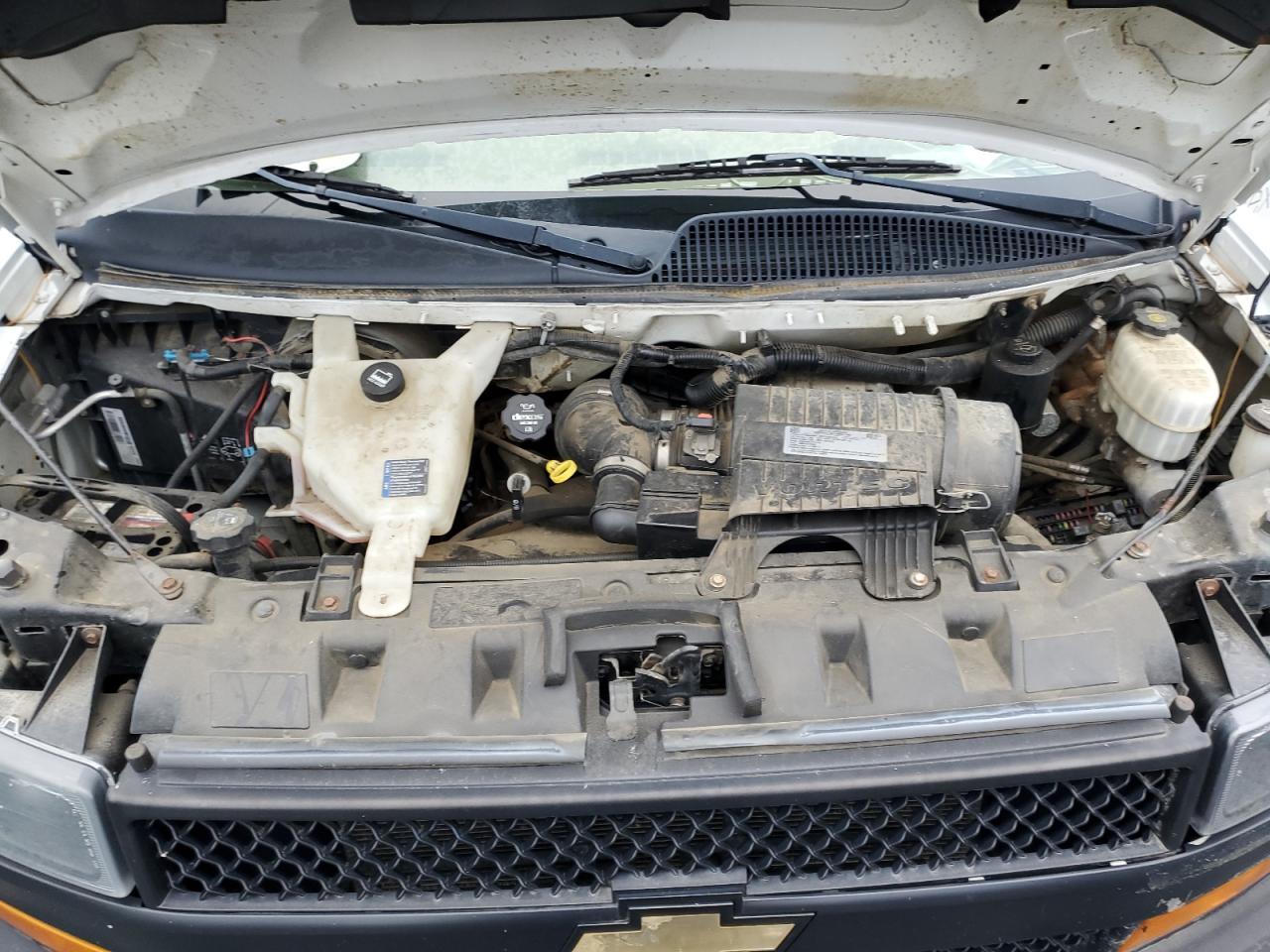 2018 Chevrolet Express Delivery Truck - Image 7