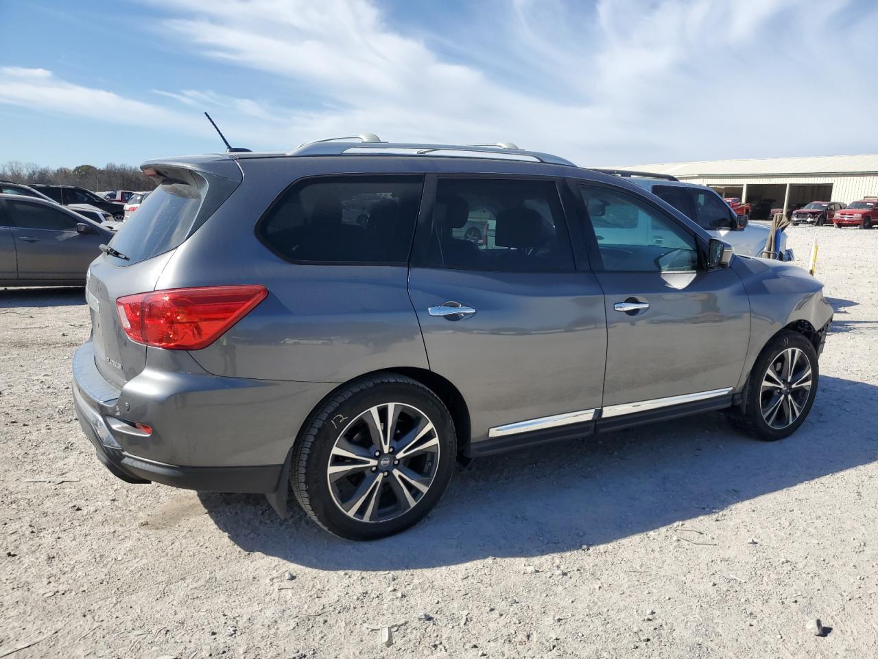 2017 Nissan Pathfinder S - Фото 3