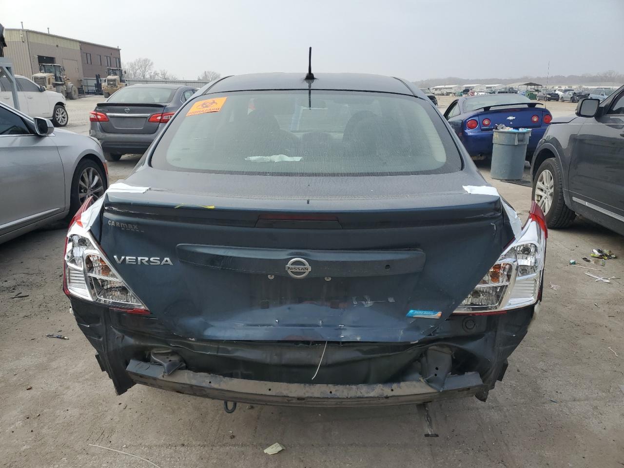 2016 Nissan Versa S - Фото 6