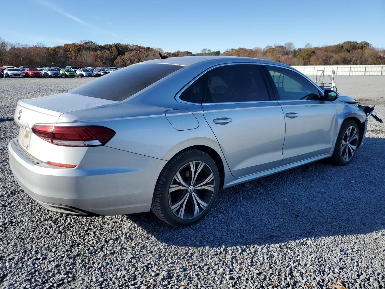 2021 Volkswagen Passat Se - Image 3