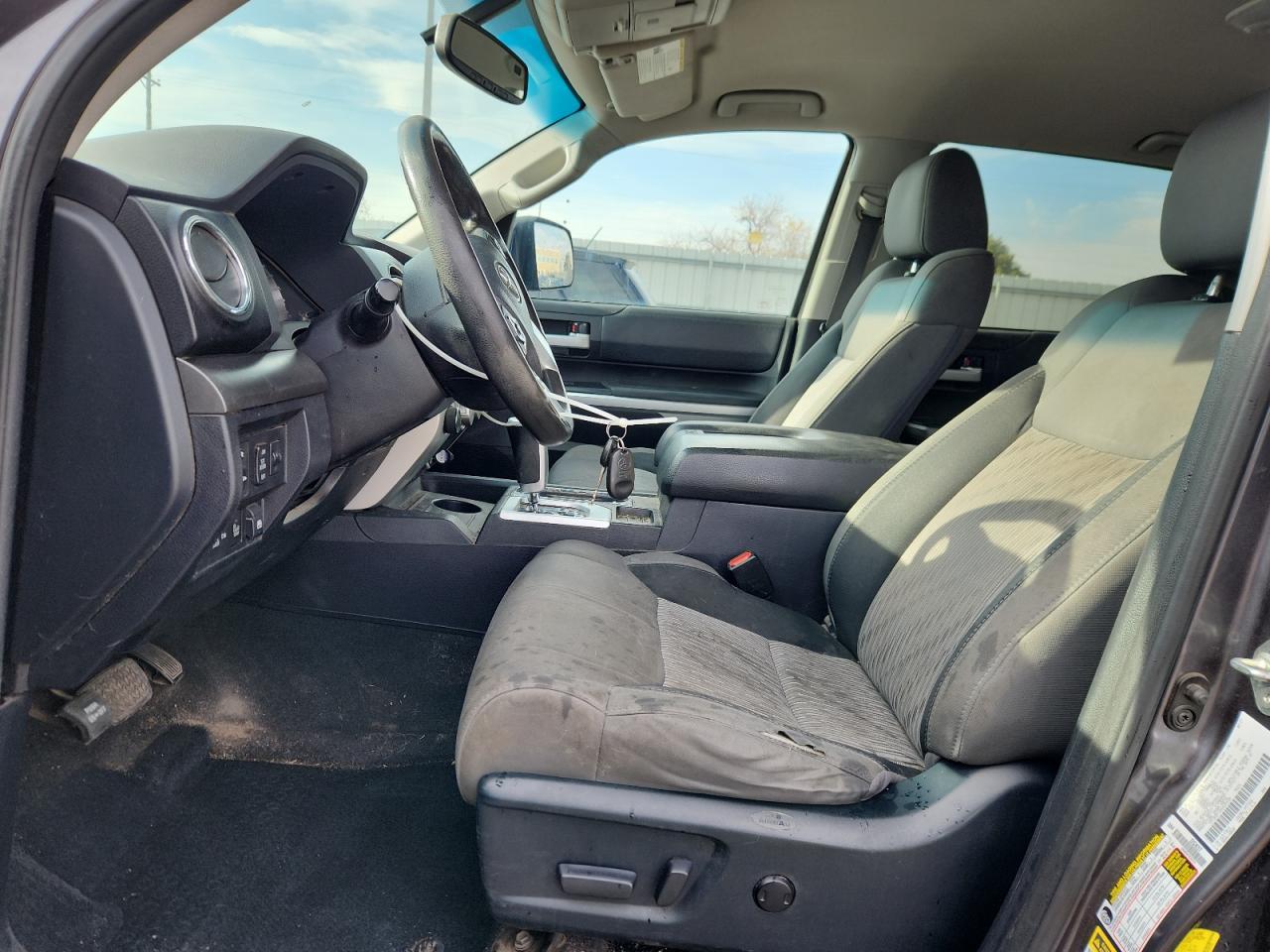 2017 Toyota Tundra Sr5 - Image 7