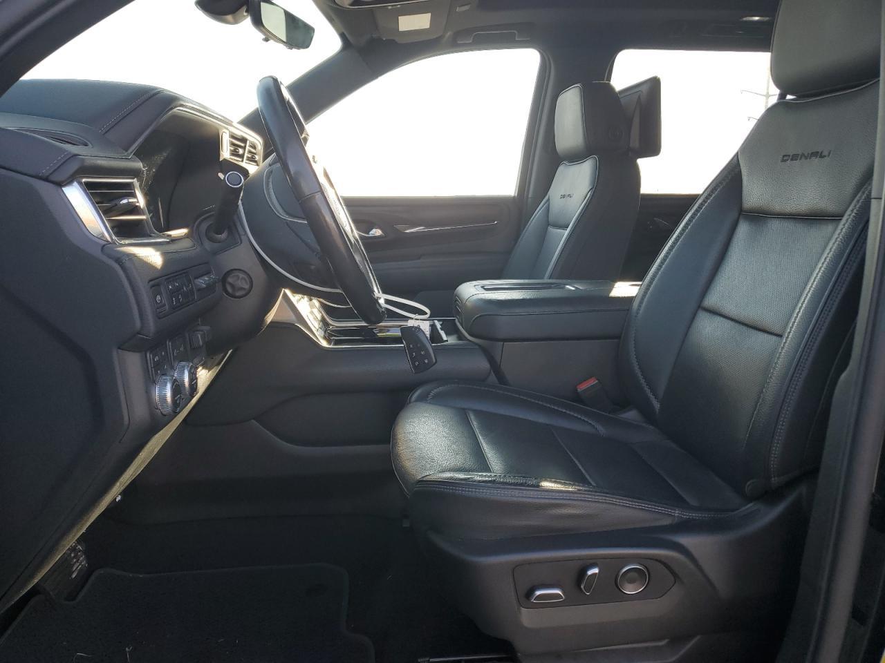 2021 GMC Yukon Denali - Фото 7