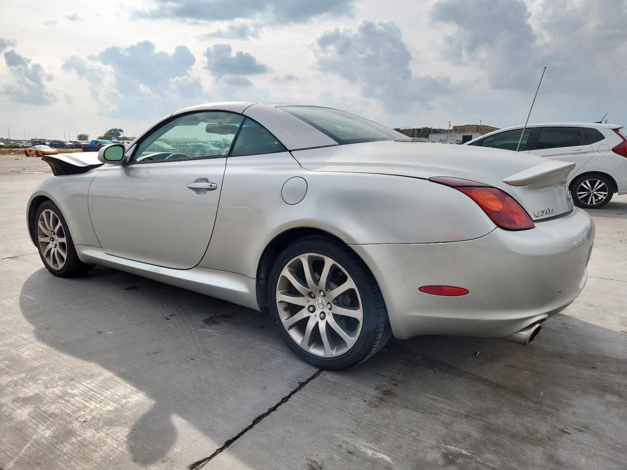 2004 Lexus Sc 430 - Image 2