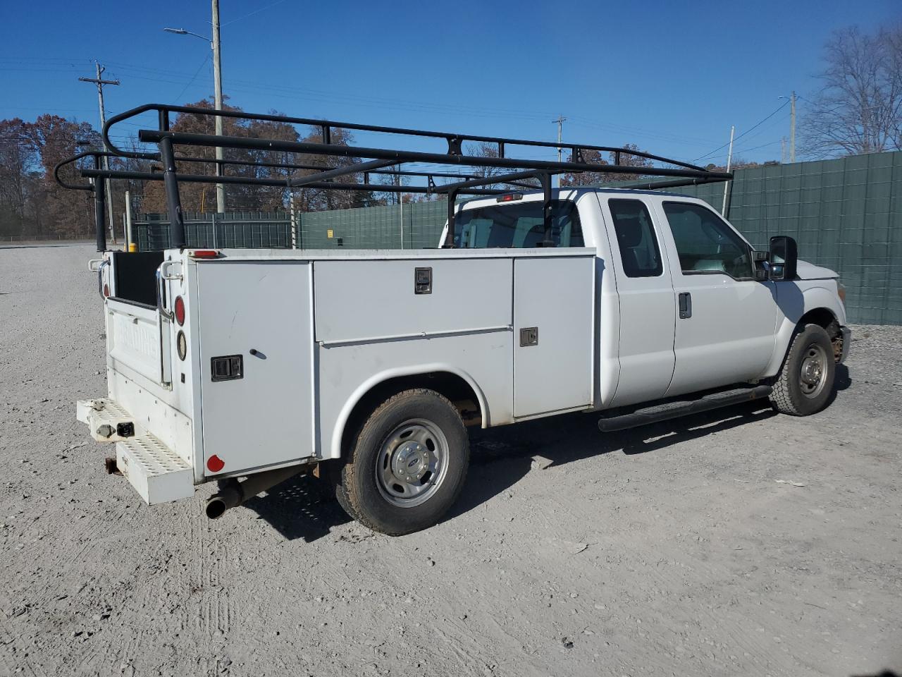 2015 Ford F250 Super Duty Utility / Service Truck - Image 3