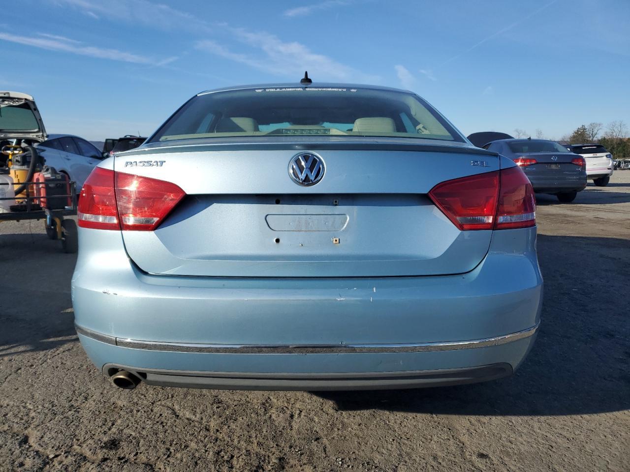 2012 Volkswagen Passat Sel - Image 6