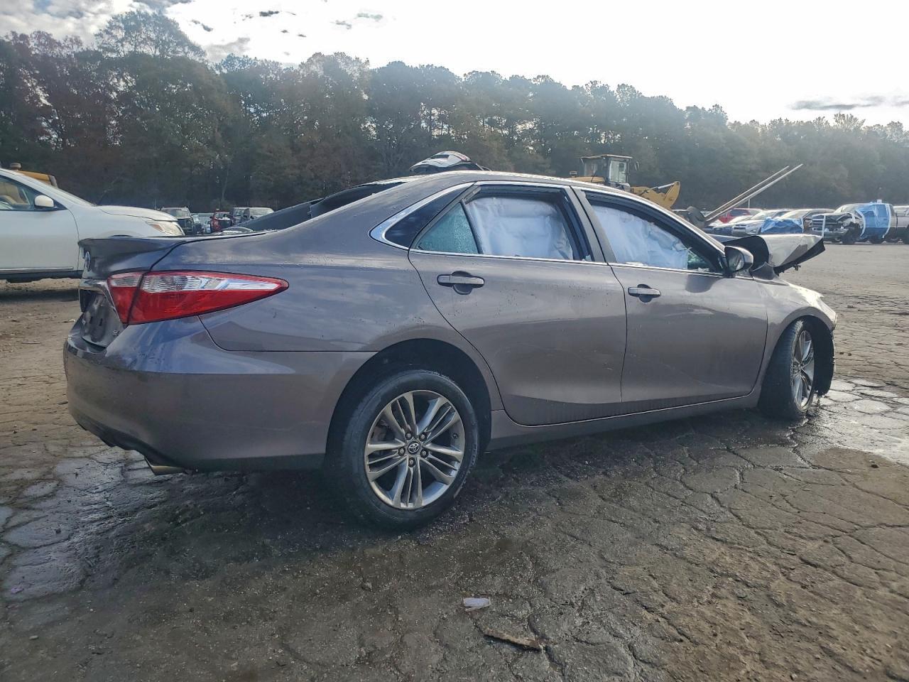 2015 Toyota Camry Se - Фото 3